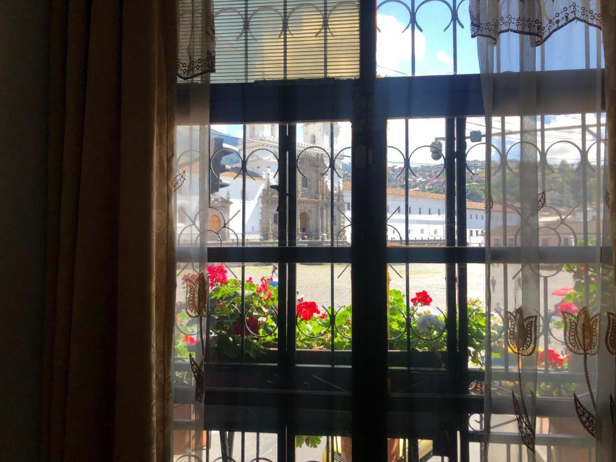 Hostal Benalcazar Quito Exterior photo