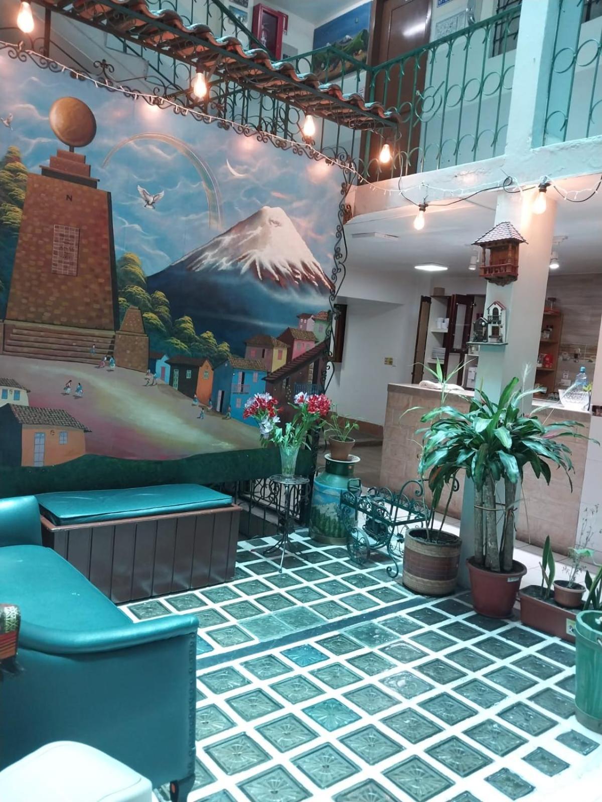 Hostal Benalcazar Quito Exterior photo